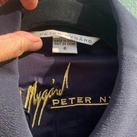 Silk navy star embroidered crop jacket - Picture 3 of 16